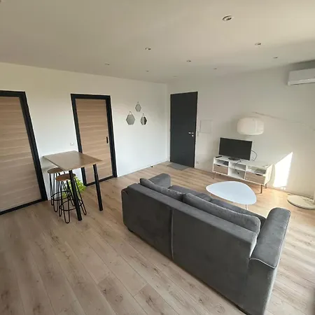 Loue T2 Neuf Apartamento